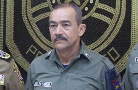 sargento punido pelo tamanho do bigode