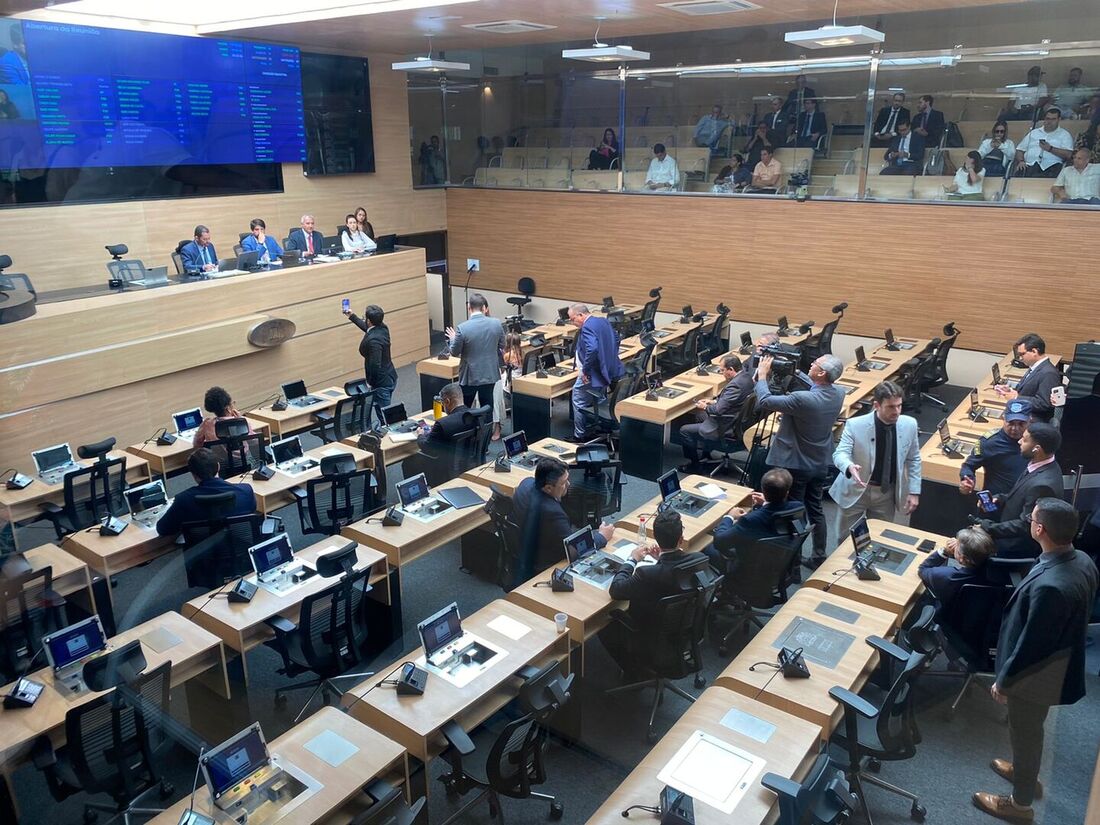 Pedido de impeachment vai ser votado na Câmara do Recife
