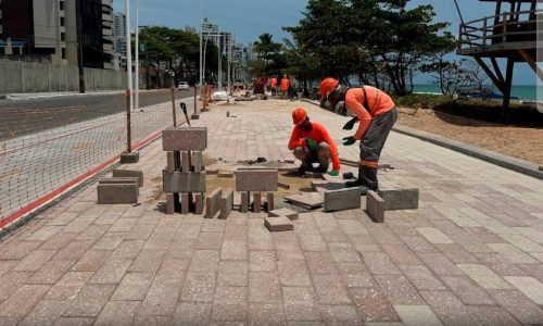 REFORMA SEM FIM: PREFEITURA ADIA ENTREGA DA ORLA E GASTOS DISPARAM