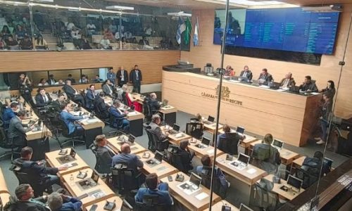 CÂMARA DO RECIFE ARQUIVA PEDIDO DE IMPEACHMENT CONTRA JOÃO CAMPOS