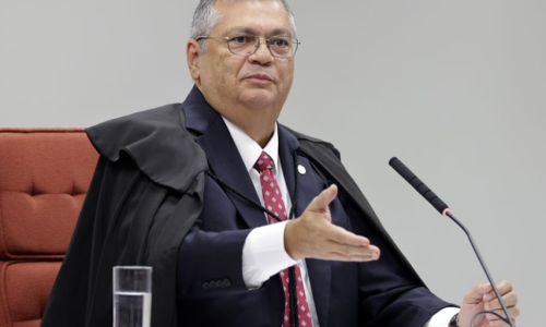 FLÁVIO DINO DETERMINA PERDA DE CARGO E SALÁRIO PARA JUÍZES QUE COMETEREM CRIMES