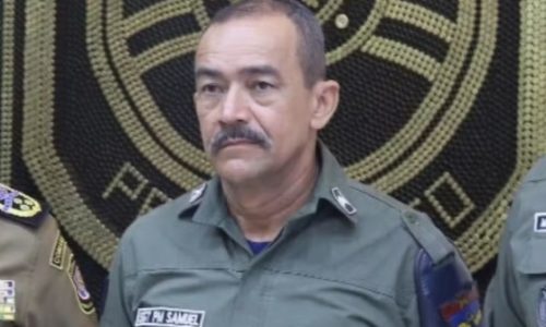 sargento punido pelo tamanho do bigode